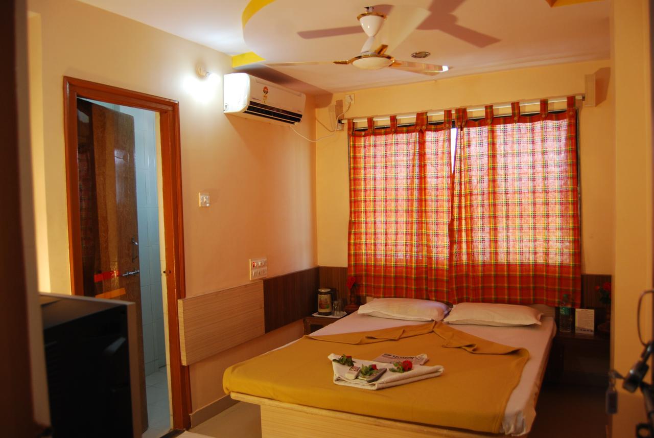 Hotel Utsav Shirdi Buitenkant foto